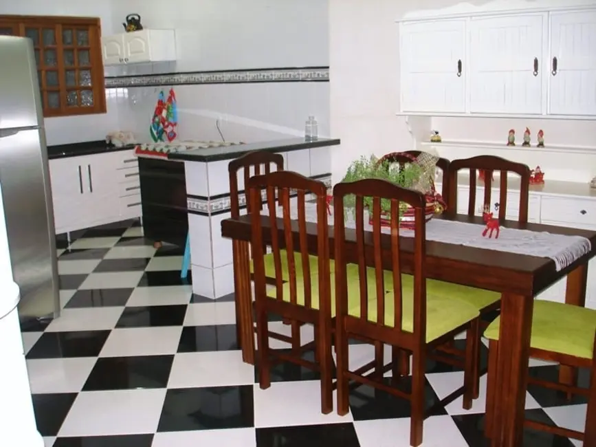 Foto 5 de Sobrado com 3 quartos à venda, 325m2 em Moreira César, Pindamonhangaba - SP