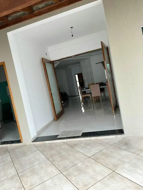 Foto 6 de Sobrado com 3 quartos à venda, 240m2 em Potim - SP