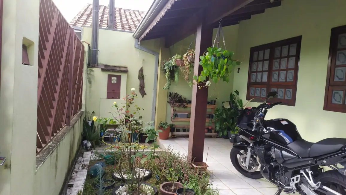 Foto 1 de Casa com 4 quartos à venda, 171m2 em Pindamonhangaba - SP