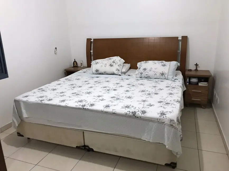 Foto 5 de Casa com 3 quartos à venda, 232m2 em Campos Elíseos, Taubate - SP