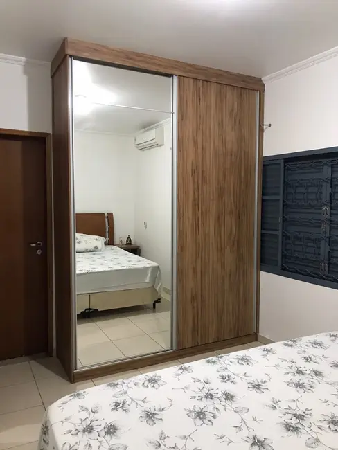 Foto 4 de Casa com 3 quartos à venda, 232m2 em Campos Elíseos, Taubate - SP