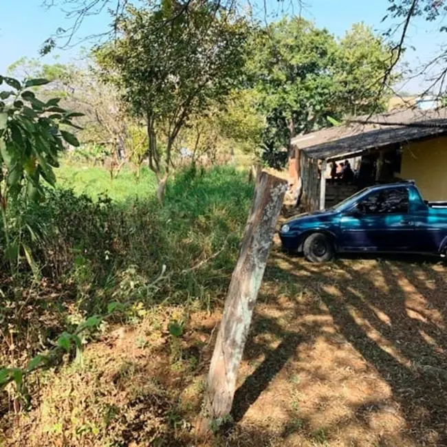 Foto 2 de Casa com 1 quarto à venda, 37m2 em Pindamonhangaba - SP