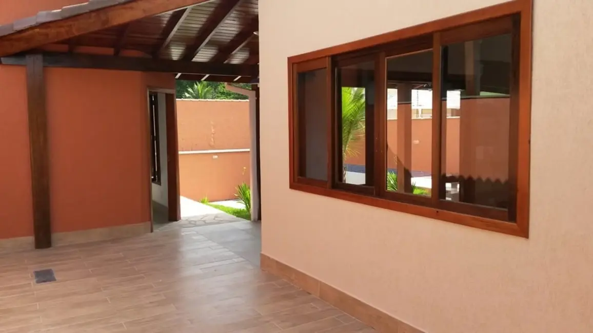 Foto 9 de Casa com 4 quartos à venda, 340m2 em Ubatuba - SP