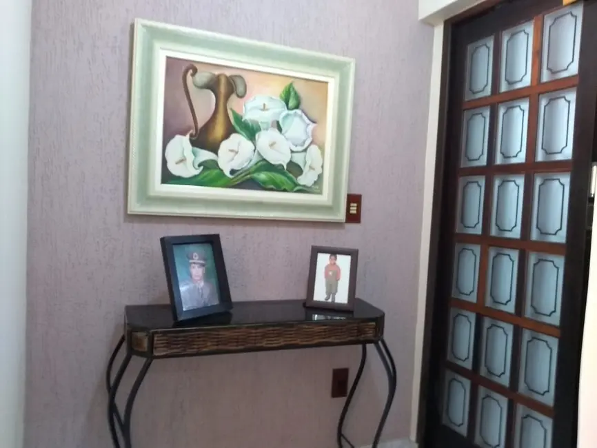Sobrado com 2 quartos à venda, 137m2 em Residencial Ouro Verde, Pindamonhangaba - SP - imagem 2 Foto 2 de Sobrado com 2 quartos à venda, 137m2 em Residencial Ouro Verde, Pindamonhangaba - SP