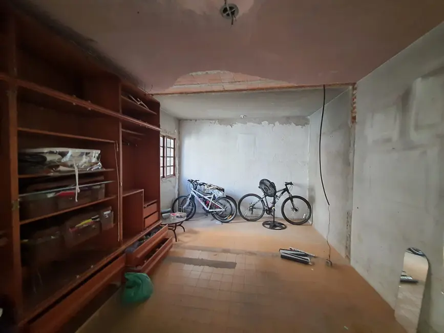 Foto 8 de Casa com 7 quartos à venda e para alugar, 300m2 em Campos Elíseos, Taubate - SP