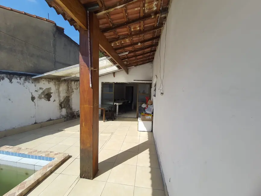 Foto 5 de Casa com 7 quartos à venda e para alugar, 300m2 em Campos Elíseos, Taubate - SP