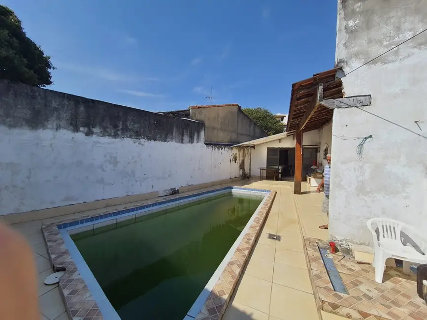 Foto 1 de Casa com 7 quartos à venda e para alugar, 300m2 em Campos Elíseos, Taubate - SP