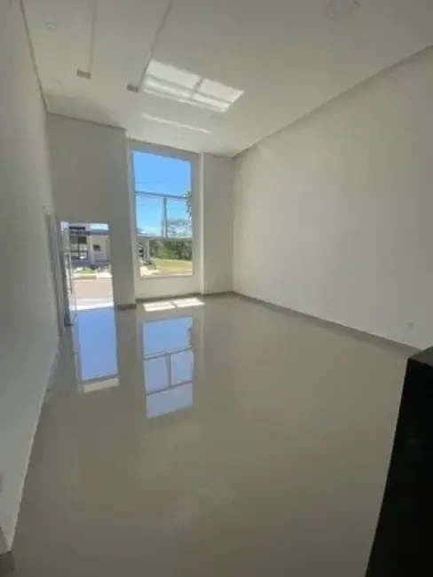 Foto 2 de Casa de Condomínio com 3 quartos à venda, 158m2 em Bairro do Grama, Cacapava - SP