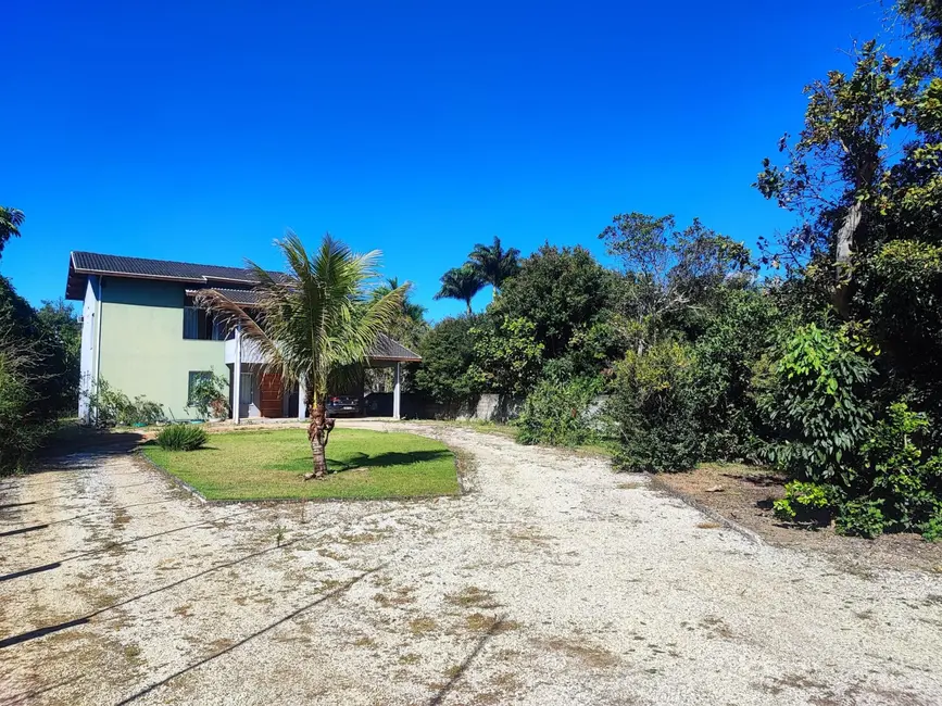 Foto 3 de Sobrado com 3 quartos à venda, 224m2 em Pindamonhangaba - SP