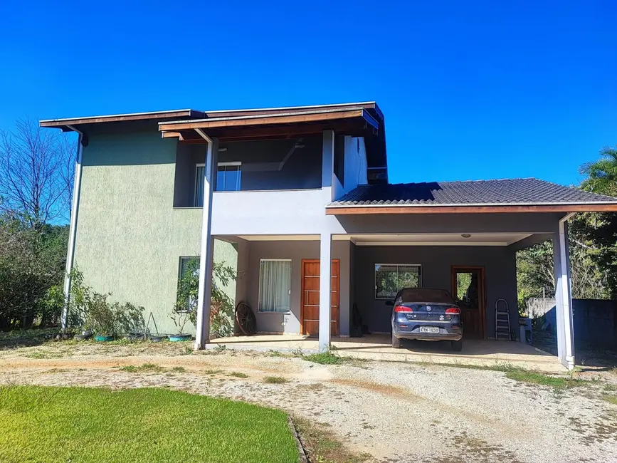 Foto 5 de Sobrado com 3 quartos à venda, 224m2 em Pindamonhangaba - SP