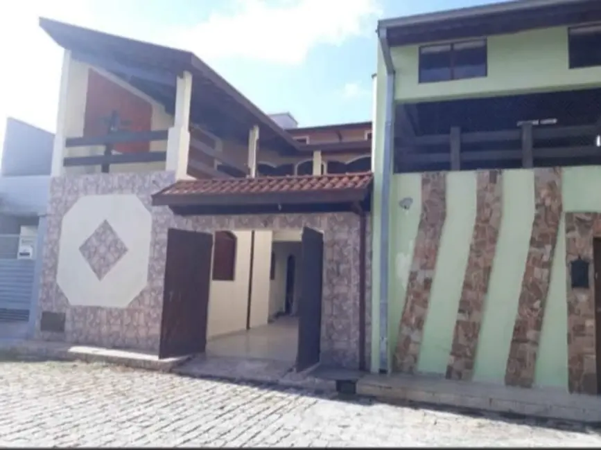 Sobrado com 5 quartos à venda em Piracangaguá, Taubate - SP - imagem 2 Foto 2 de Sobrado com 5 quartos à venda em Piracangaguá, Taubate - SP