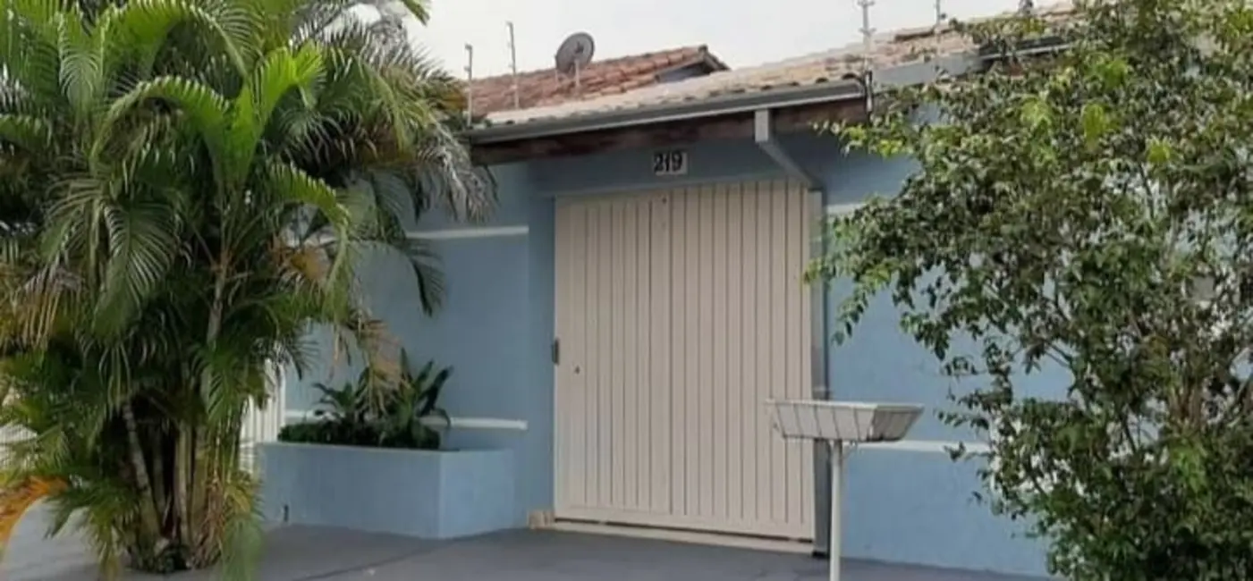 Foto 1 de Casa com 2 quartos à venda, 80m2 em Residencial e Comercial Laerte Asumpção, Pindamonhangaba - SP