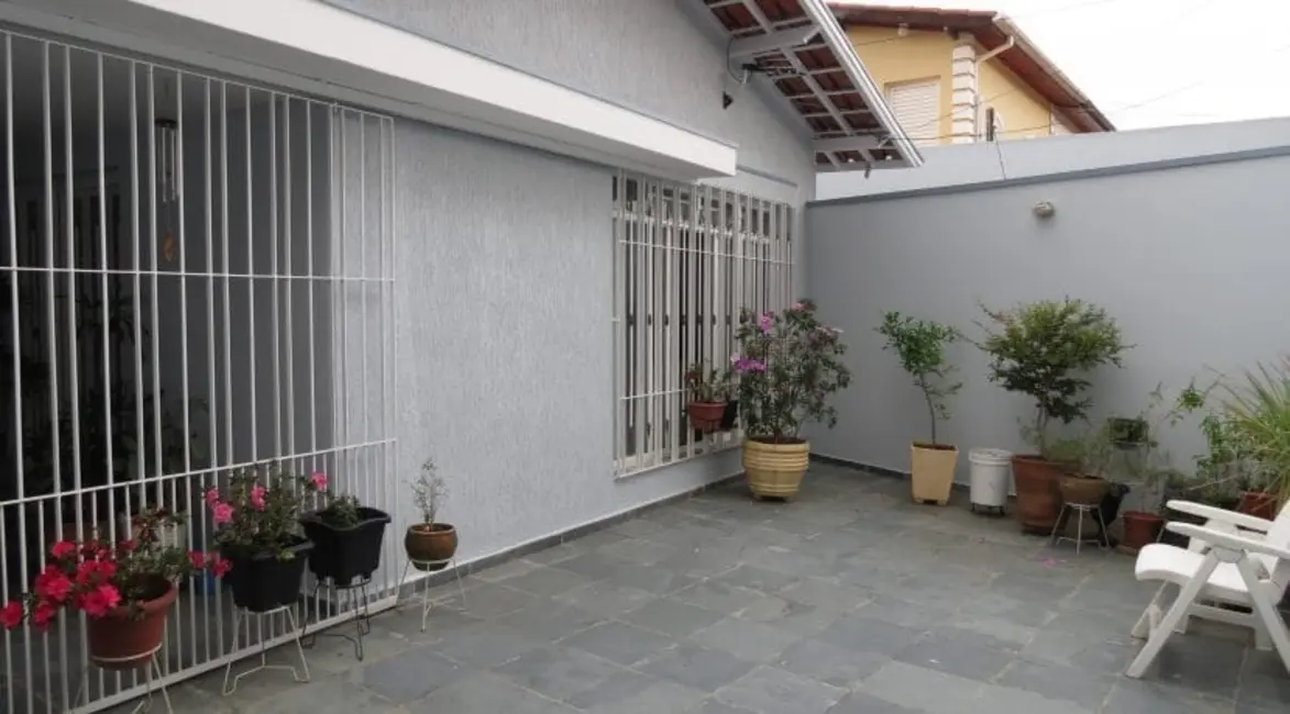 Foto 1 de Casa com 3 quartos para alugar, 229m2 em Jardim Santa Clara, Taubate - SP