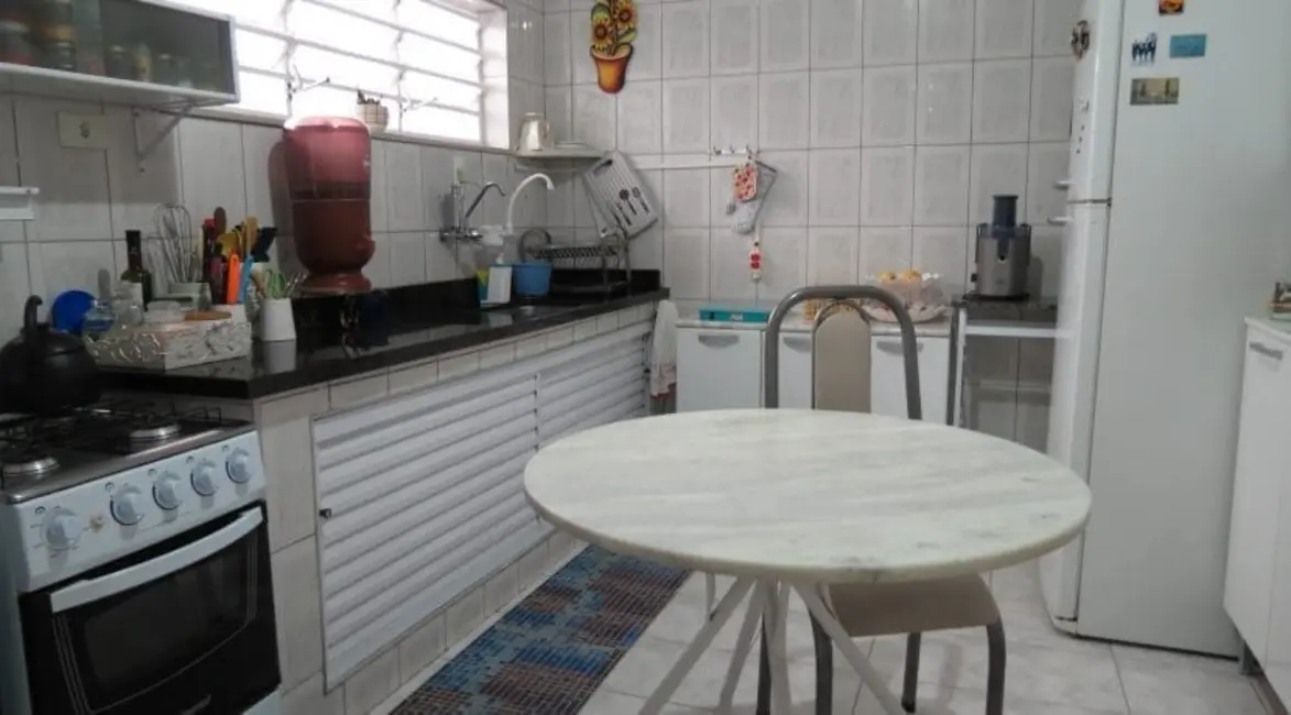 Foto 8 de Casa com 3 quartos para alugar, 229m2 em Jardim Santa Clara, Taubate - SP