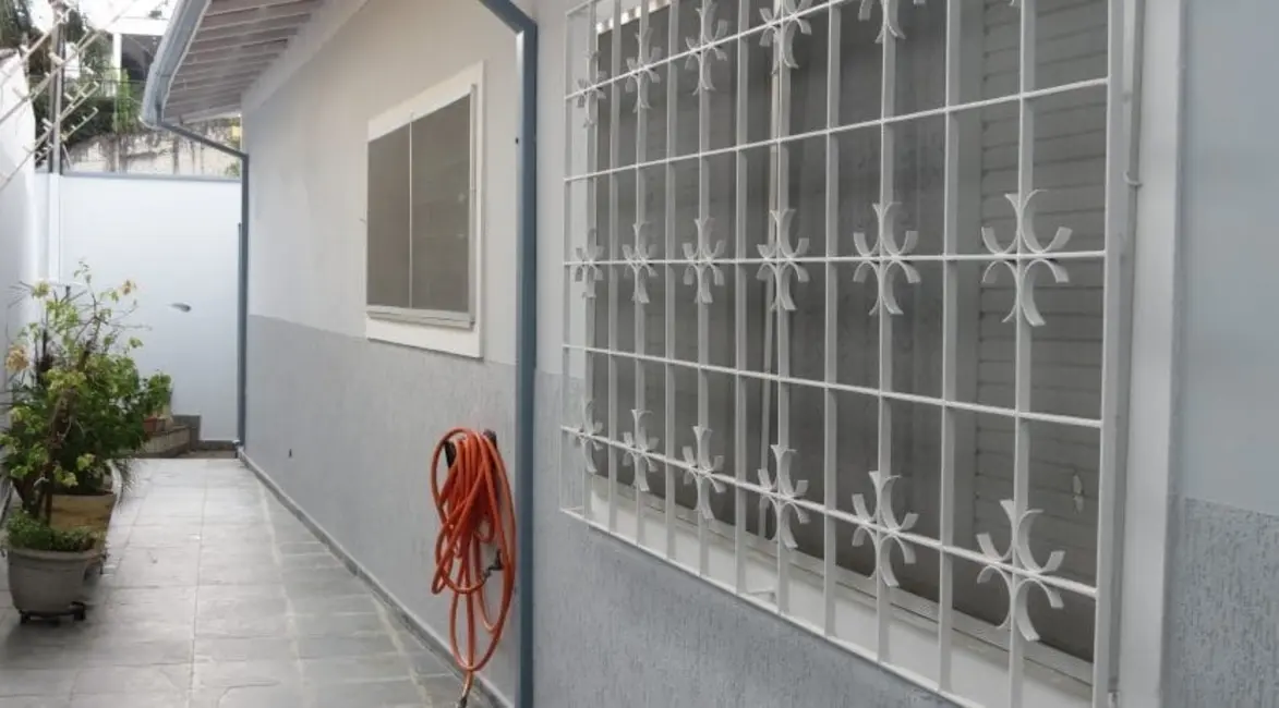 Casa com 3 quartos para alugar, 229m2 em Jardim Santa Clara, Taubate - SP - imagem 4 Foto 4 de Casa com 3 quartos para alugar, 229m2 em Jardim Santa Clara, Taubate - SP