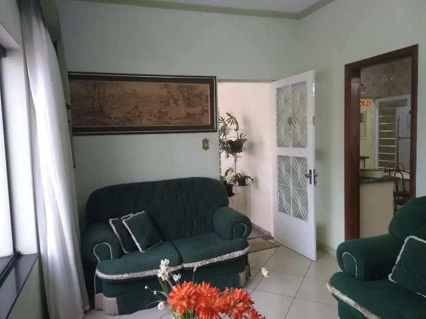 Foto 3 de Sobrado com 3 quartos à venda, 202m2 em Estiva, Taubate - SP