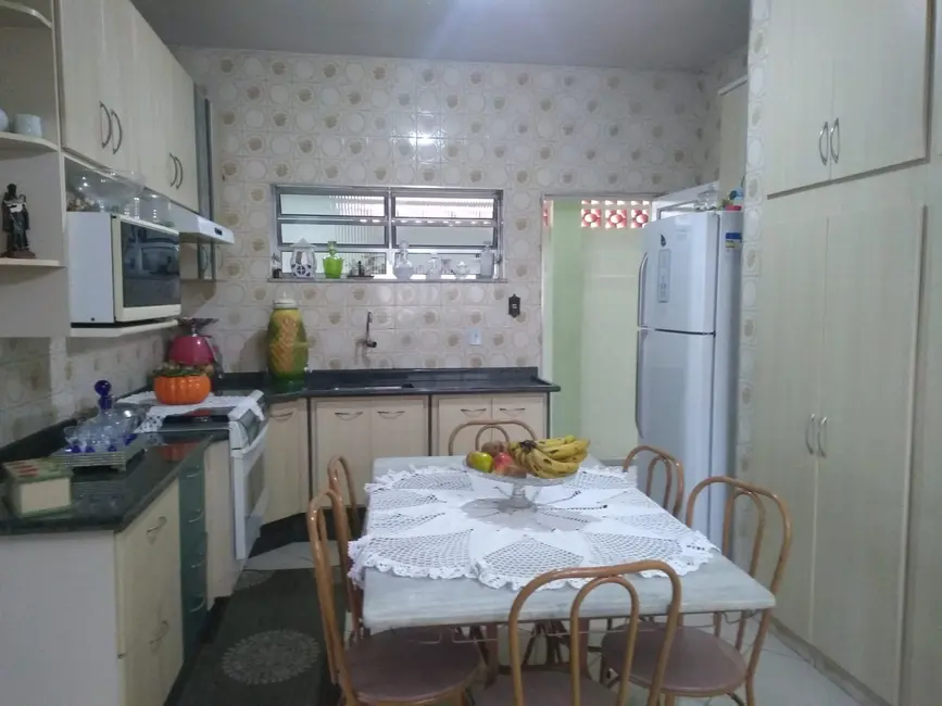 Foto 4 de Sobrado com 3 quartos à venda, 202m2 em Estiva, Taubate - SP