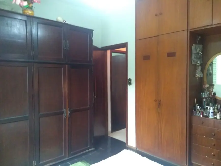 Foto 9 de Sobrado com 3 quartos à venda, 202m2 em Estiva, Taubate - SP