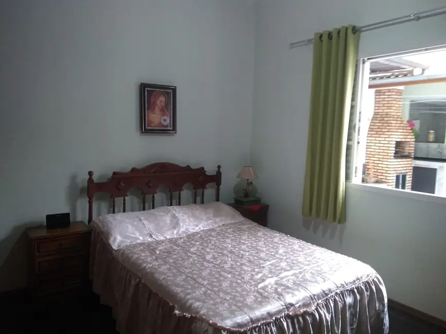 Foto 8 de Sobrado com 3 quartos à venda, 202m2 em Estiva, Taubate - SP