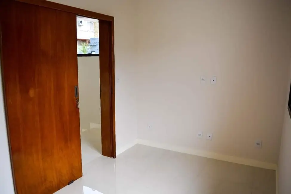 Foto 3 de Sobrado com 4 quartos à venda, 245m2 em Jardim Baronesa, Taubate - SP