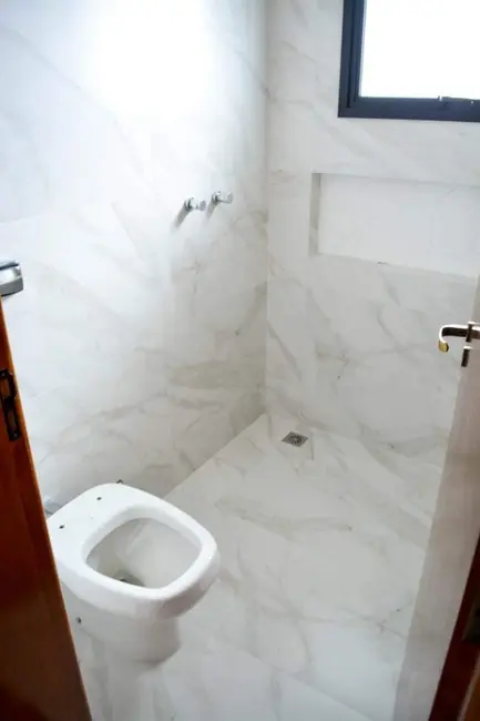 Foto 1 de Sobrado com 4 quartos à venda, 245m2 em Jardim Baronesa, Taubate - SP