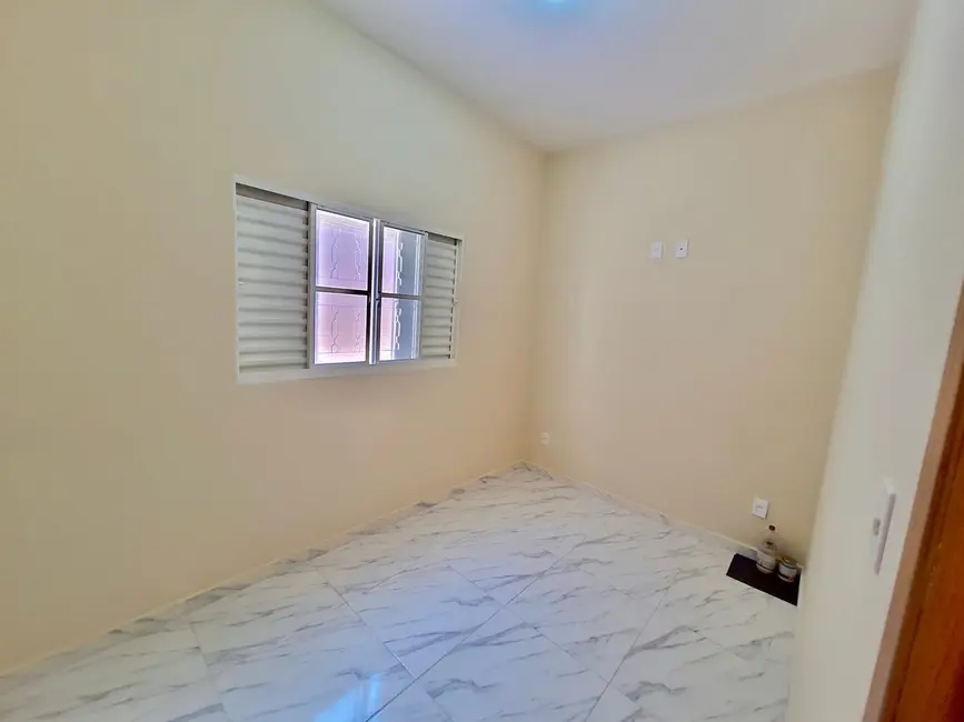 Foto 4 de Casa com 2 quartos à venda, 70m2 em Residencial Estoril, Taubate - SP