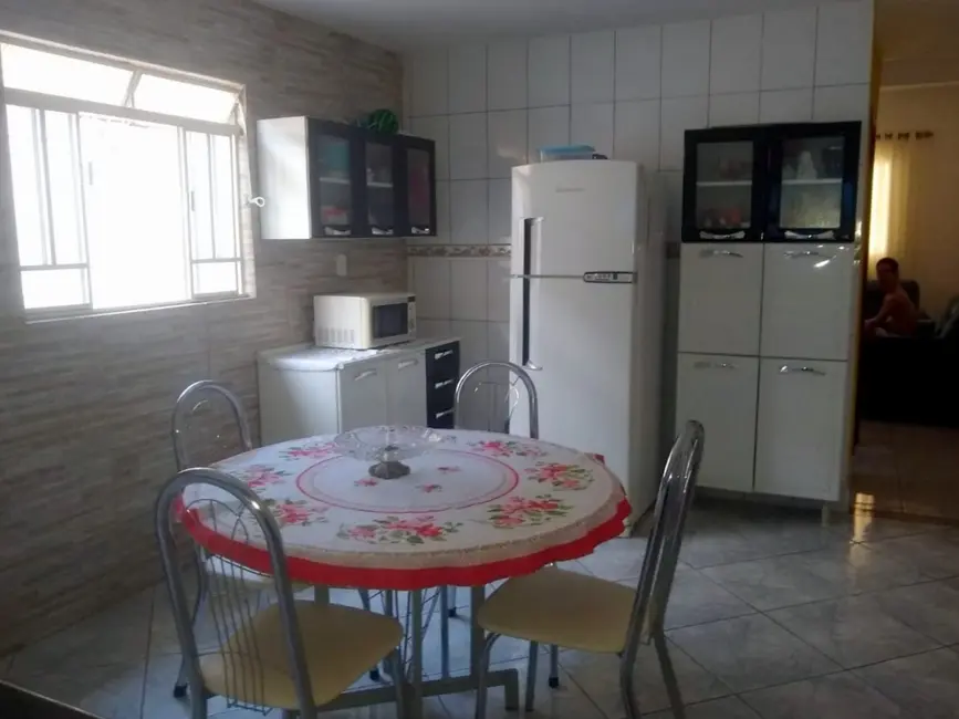 Foto 4 de Sobrado com 3 quartos à venda, 198m2 em Aparecida - SP