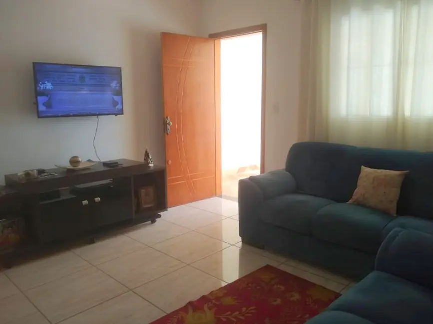Foto 3 de Sobrado com 3 quartos à venda, 198m2 em Aparecida - SP