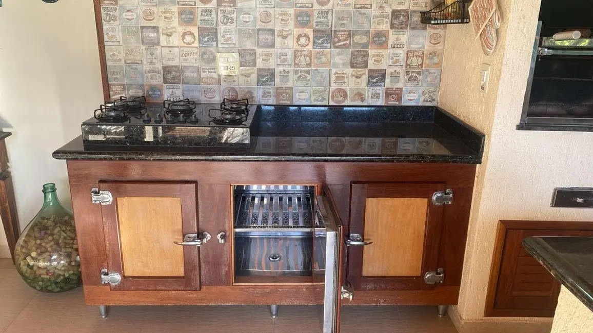 Foto 5 de Casa com 4 quartos à venda, 380m2 em Nossa Senhora do Perpétuo Socorro, Pindamonhangaba - SP