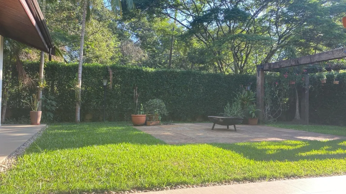 Foto 2 de Casa com 4 quartos à venda, 380m2 em Nossa Senhora do Perpétuo Socorro, Pindamonhangaba - SP