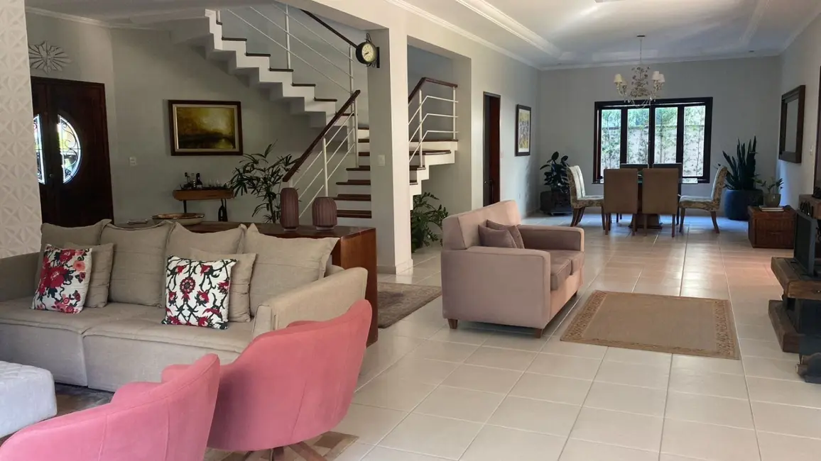 Foto 4 de Casa com 4 quartos à venda, 380m2 em Nossa Senhora do Perpétuo Socorro, Pindamonhangaba - SP