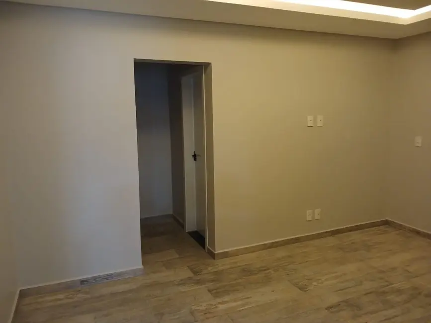 Foto 2 de Casa de Condomínio com 3 quartos à venda, 170m2 em Tremembe - SP