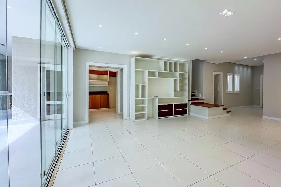 Foto 9 de Casa de Condomínio com 3 quartos à venda, 250m2 em Parque São Luís, Taubate - SP