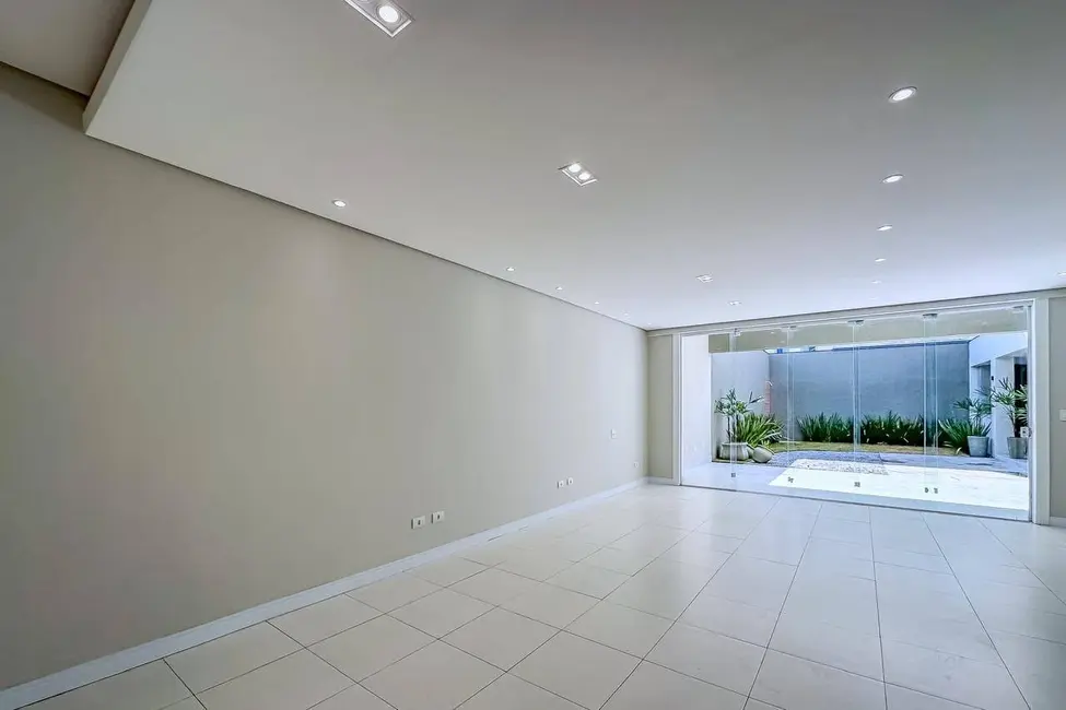 Foto 5 de Casa de Condomínio com 3 quartos à venda, 250m2 em Parque São Luís, Taubate - SP