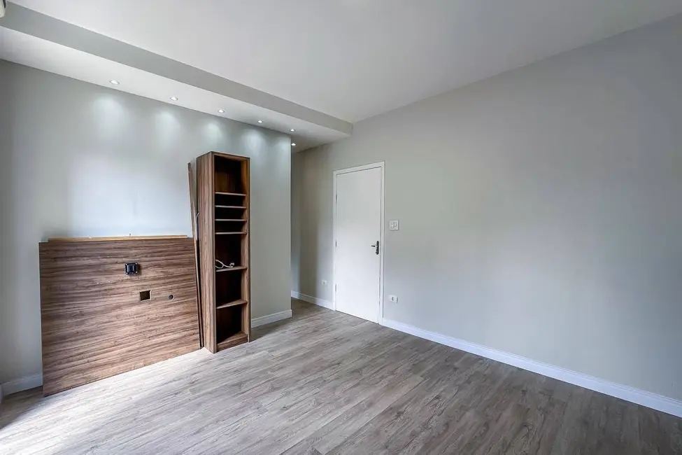 Foto 1 de Casa de Condomínio com 3 quartos à venda, 250m2 em Parque São Luís, Taubate - SP