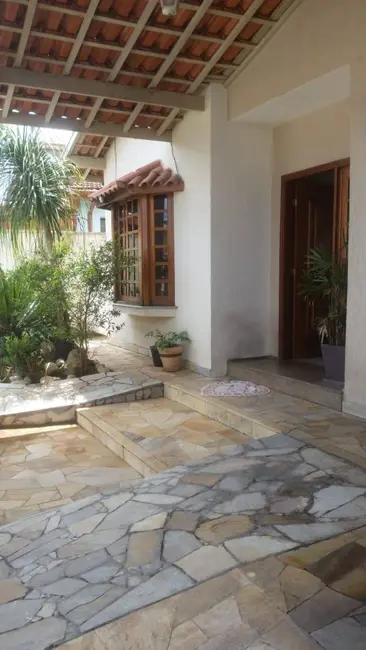 Foto 5 de Casa com 4 quartos à venda, 300m2 em Jardim das Nações, Taubate - SP