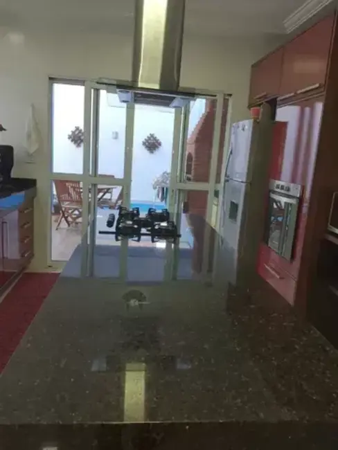 Foto 2 de Casa de Condomínio com 3 quartos à venda, 154m2 em Vila dos Comerciários 2, Taubate - SP