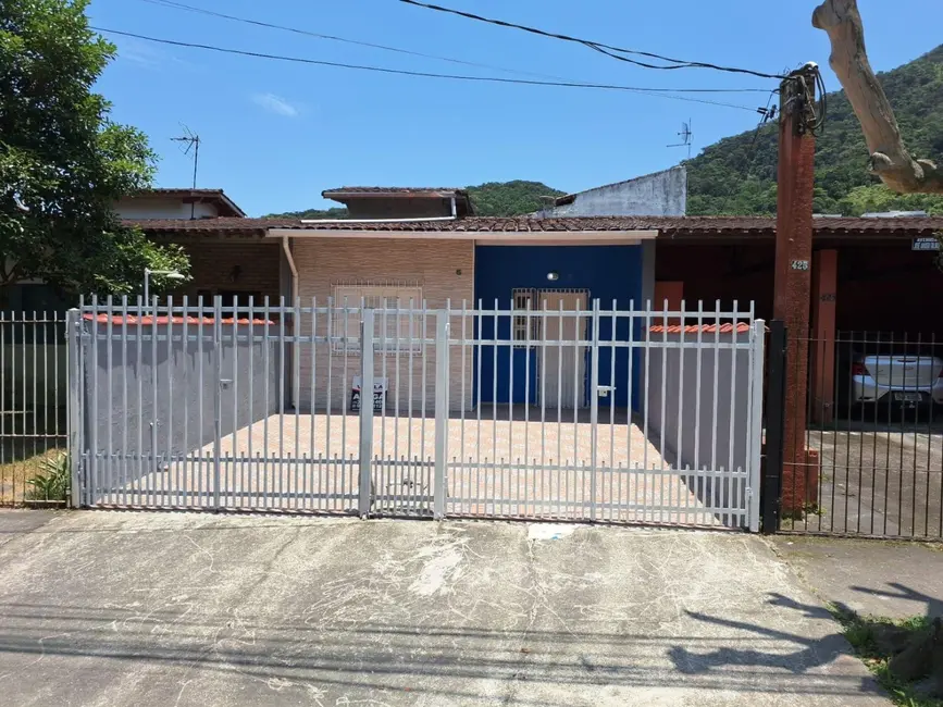Foto 9 de Casa com 2 quartos à venda, 82m2 em Cidade Jardim, Caraguatatuba - SP