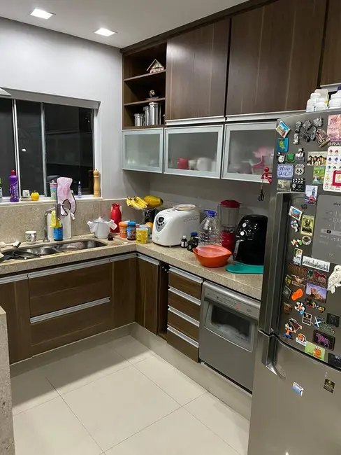 Casa de Condomínio com 3 quartos à venda, 180m2 em Sao Jose Dos Campos - SP - imagem 6 Foto 6 de Casa de Condomínio com 3 quartos à venda, 180m2 em Sao Jose Dos Campos - SP