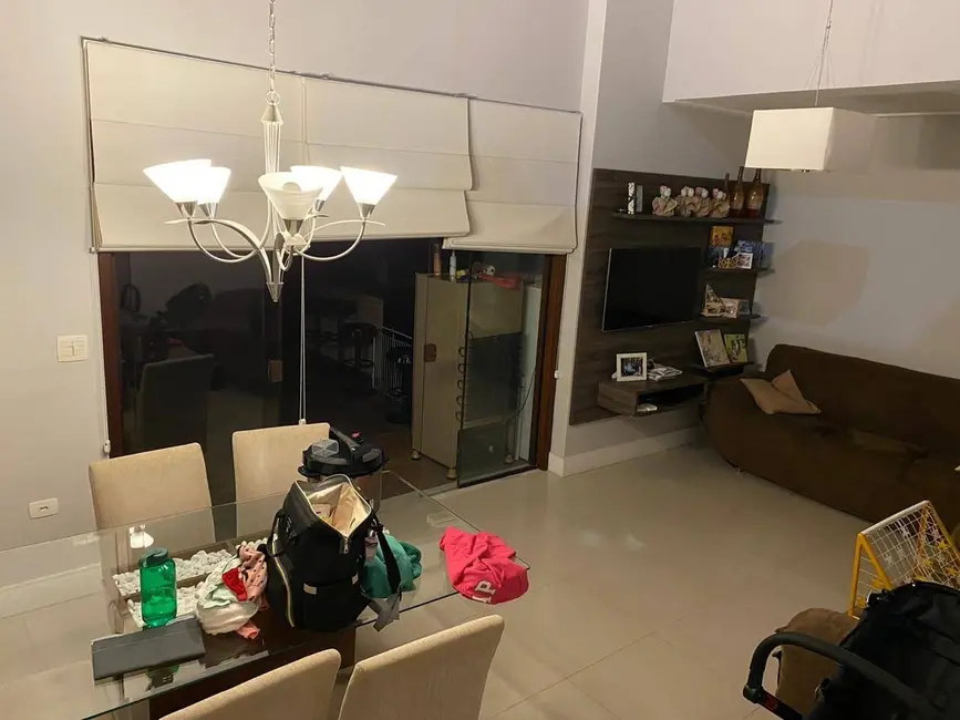 Foto 4 de Casa de Condomínio com 3 quartos à venda, 180m2 em Sao Jose Dos Campos - SP