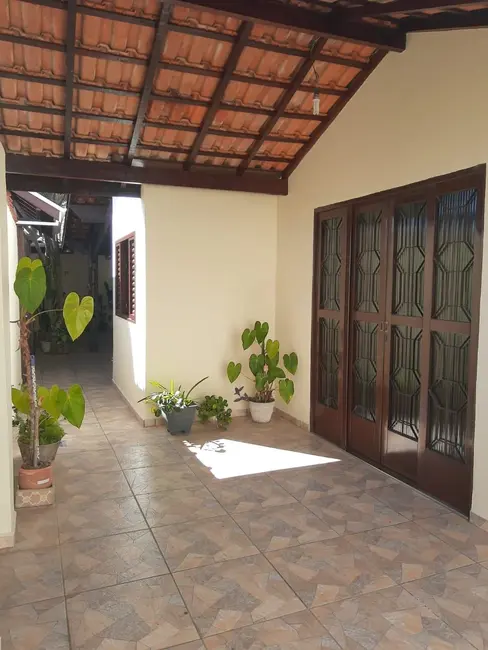 Foto 2 de Casa com 3 quartos à venda, 134m2 em Tremembe - SP