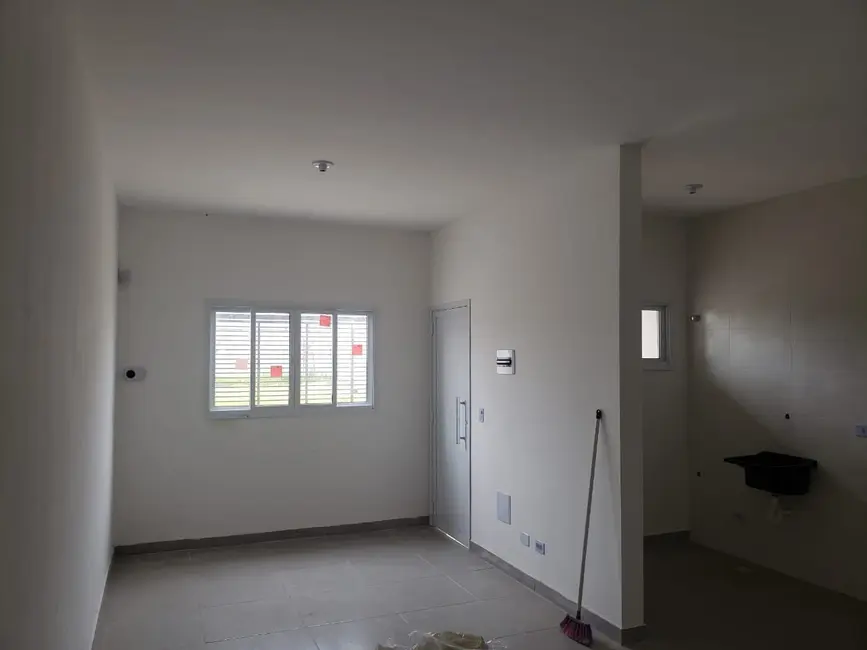 Foto 4 de Casa com 2 quartos à venda, 65m2 em Residencial Antares, Taubate - SP