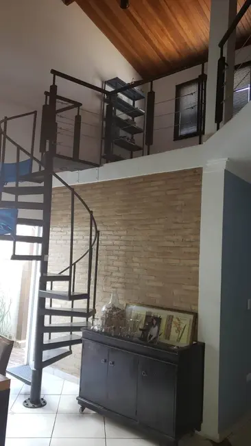 Casa de Condomínio com 3 quartos à venda, 180m2 em Chácaras Reunidas Brasil, Taubate - SP - imagem 4 Foto 4 de Casa de Condomínio com 3 quartos à venda, 180m2 em Chácaras Reunidas Brasil, Taubate - SP