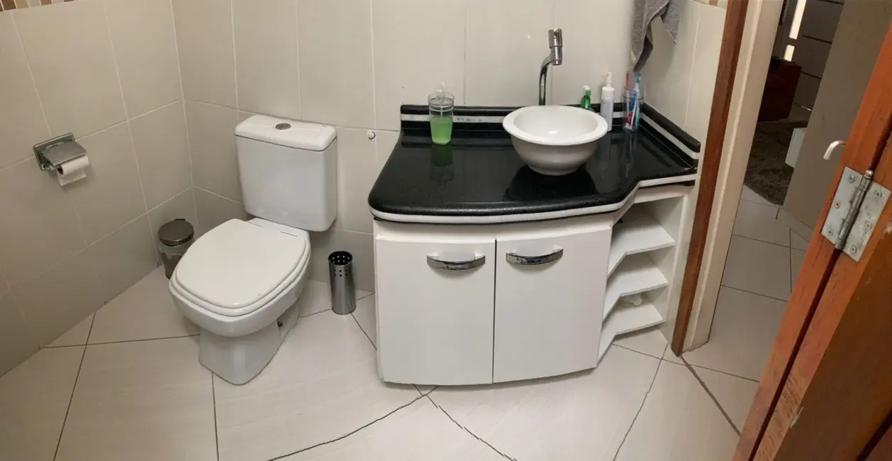 Foto 2 de Casa de Condomínio com 2 quartos à venda, 140m2 em Parque Esperança, Taubate - SP