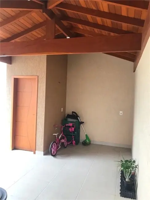 Foto 1 de Casa com 3 quartos à venda, 231m2 em Jardim de Alah, Taubate - SP
