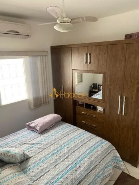 Foto 5 de Casa com 3 quartos à venda, 85m2 em Jardim Jaraguá, Taubate - SP