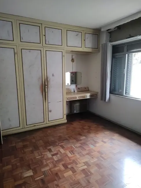 Foto 3 de Sobrado com 5 quartos à venda, 380m2 em Centro, Pindamonhangaba - SP