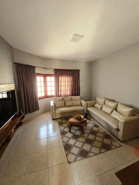 Foto 2 de Casa com 2 quartos à venda, 168m2 em Santana, Pindamonhangaba - SP