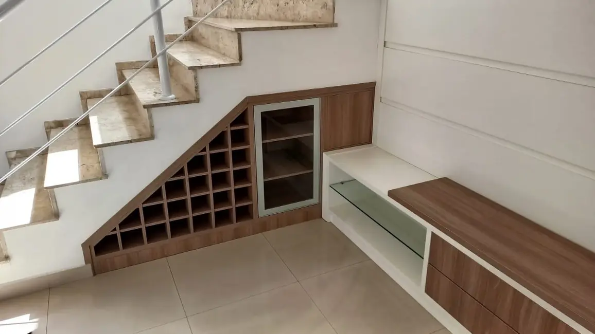 Foto 1 de Casa de Condomínio com 3 quartos à venda, 189m2 em Vila Areao, Taubate - SP