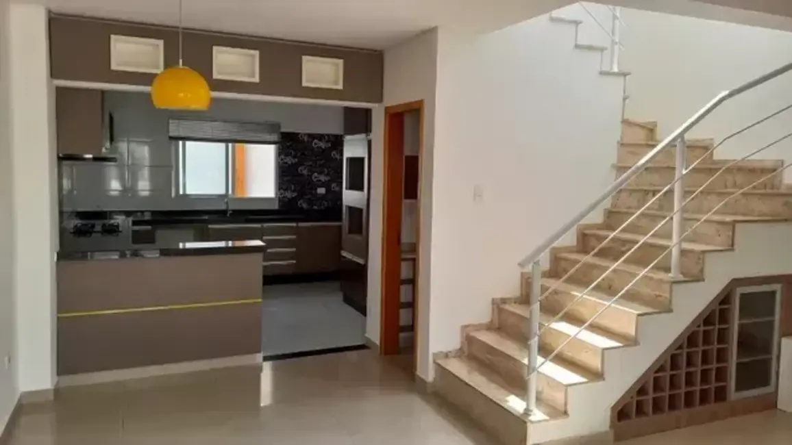 Foto 2 de Casa de Condomínio com 3 quartos à venda, 189m2 em Vila Areao, Taubate - SP